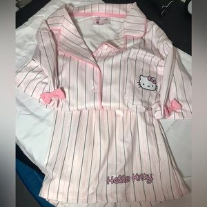 Women’s Hello Kitty Pajama Set